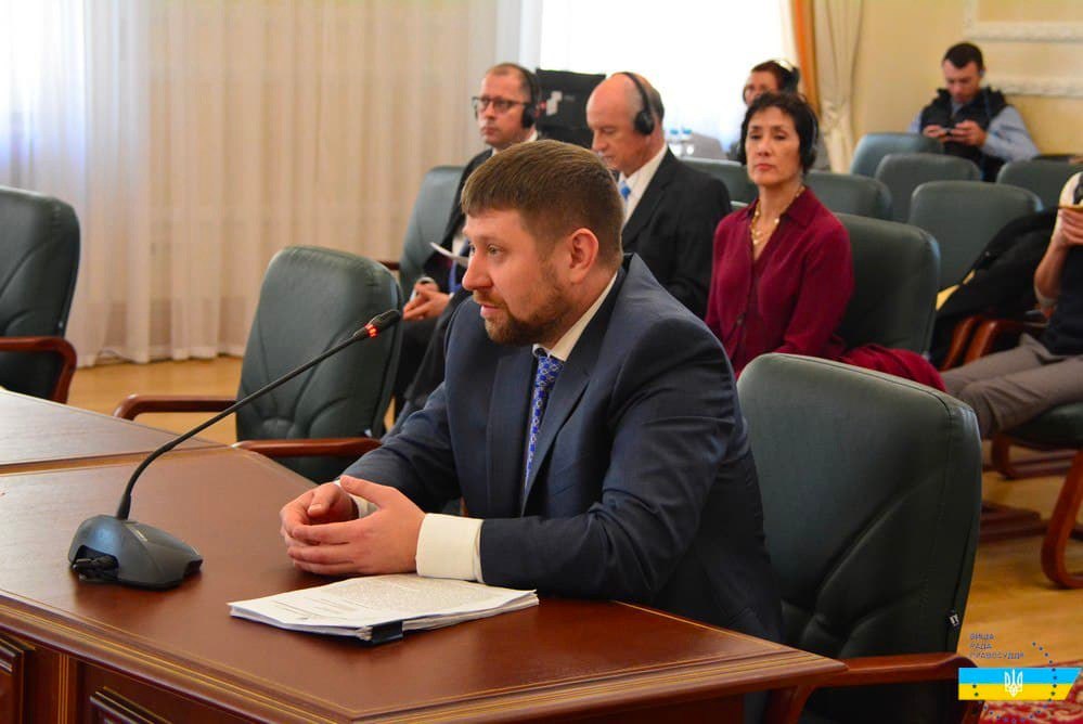 Ілюстрація до публікації «КОРУМПОВАНИЙ СУДДЯ ПРОДОВЖУЄ ПРАЦЮВАТИ»
