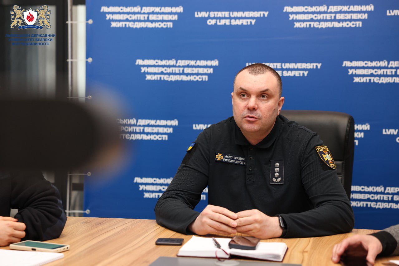 Ілюстрація до публікації «Проректор Львівського державного університету безпеки життєдіяльності Василь Попович задекларував новий автомобіль і значні доходи.»