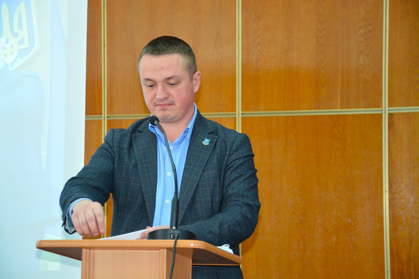 Ілюстрація до публікації «УПІЙМАЛИ ПАЦЮКА: Керівника Тульчин окружної прокуратури на Вінниччині Пилипа Хоменко затримали на вимаганні 4000$ хабаря. Гроші він отримав від директора одного з…»