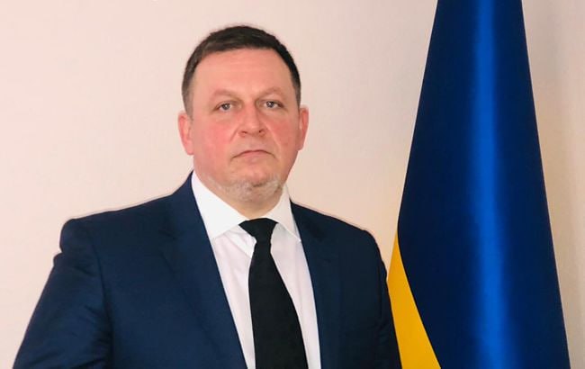 Ілюстрація до публікації «Кум ексміністра оборони Резнікова та власник СТО "АТЛ" — Роман Олександрович Баликін — неймовірно збагатився на закупівлях МОУ в 2022-2023-му, які проводилися під проводом…»