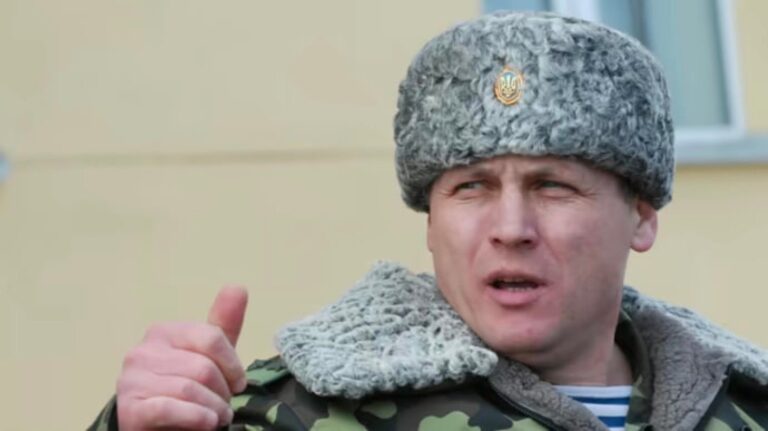 Ілюстрація до публікації «Цікава історія спільнота довкола експрезидента Петра Порошенка та його "Євросолідарності" продовжує розхитувати ситуацію у країні через резонансні заяви.»