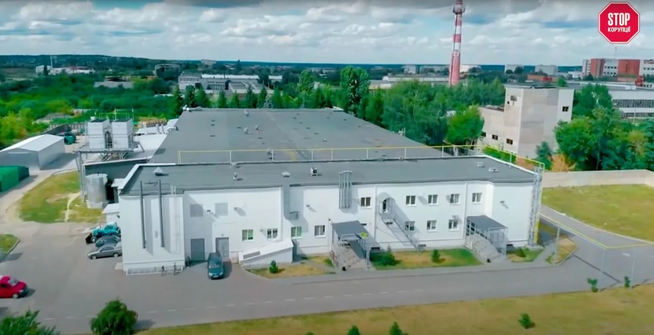 Ілюстрація до публікації «Ексголовний податковий міліціонер часів президента-втікача Андрій Головач, якому належать декілька поверхів у столичному БЦ "Арена-Сіті", де працюють call-центри, має ще декілька…»