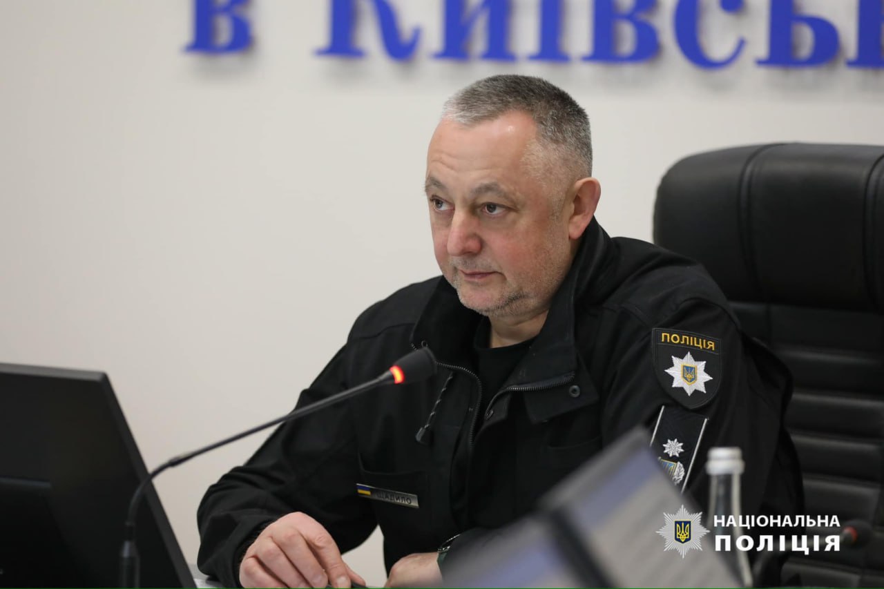 Ілюстрація до публікації «Уявіть, як необережність в веденні соцмереж та підтримка ворогів України з боку підлеглого керівника поліції в Обухові Дьоміна може призвести до падіння авторитету очільника…»