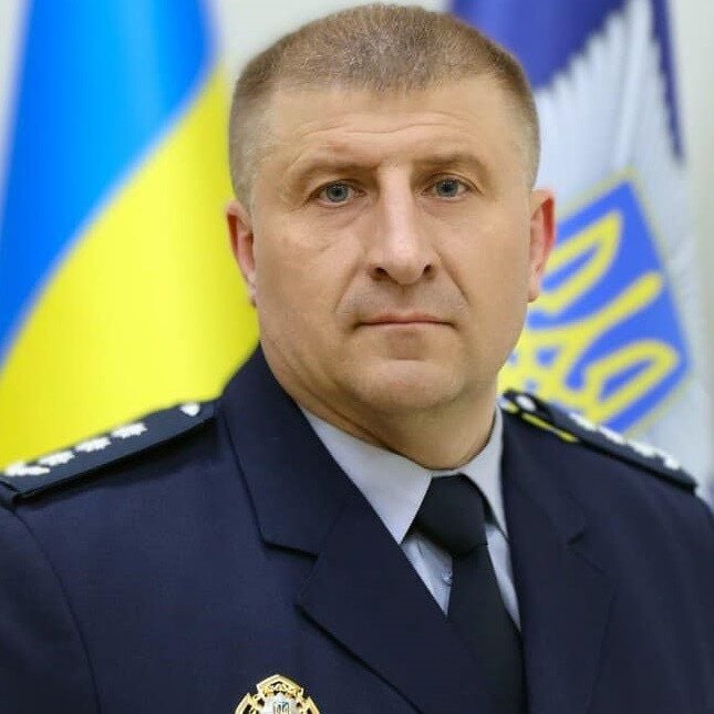 Ілюстрація до публікації «На посаду начальника Обухівського райуправління поцюновувача російської музики Максима Дьоміна лобіював його попередник — полковник поліції Олег Петренко, який також має тісні…»