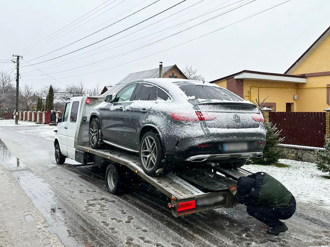 Ілюстрація до публікації «Кіберполіцейські Вінницької області викрили хакера, який за допомогою шкідливого програмного забезпечення викрадав і продавав персональні дані жителів Канади і США.»