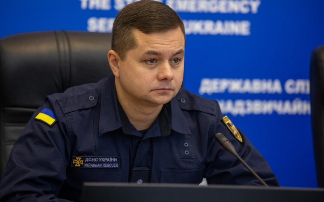 Ілюстрація до публікації «Директор департаменту запобігання надзвичайним ситуаціям ДСНС Олександр Чекригін, який отримав догану за результатами службового розслідування, декларує елітне авто, іноземні…»