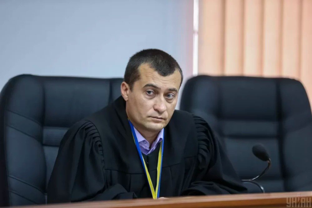 Ілюстрація до публікації «Дружина ще одного судді Шевченківського районного суду Києва Володимира Бугіль під час війни купила квартиру в Болгарії і взяла від держави 6 500₴ допомоги за програмою єПідтримки.»