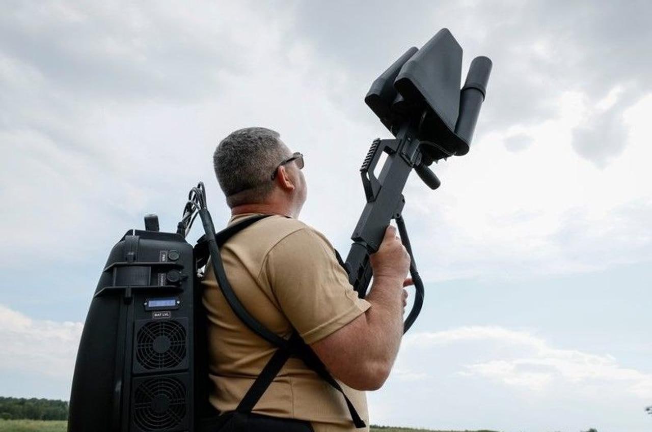Ілюстрація до публікації «Господарський суд Львівської області зобов’язав компанію «Піранья Тех» повернути в міський бюджет Львова 483 тис. грн, переплачених під час закупівлі антидронних комплексів.»
