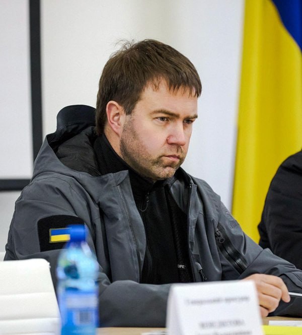 Ілюстрація до публікації «Сергію Константиновичу, може займетесь закупівлями Головного сервісного центру МВС. Розробите якійсь закон, щоб не крали 1,2 млрд гривень на номерні знаки.»