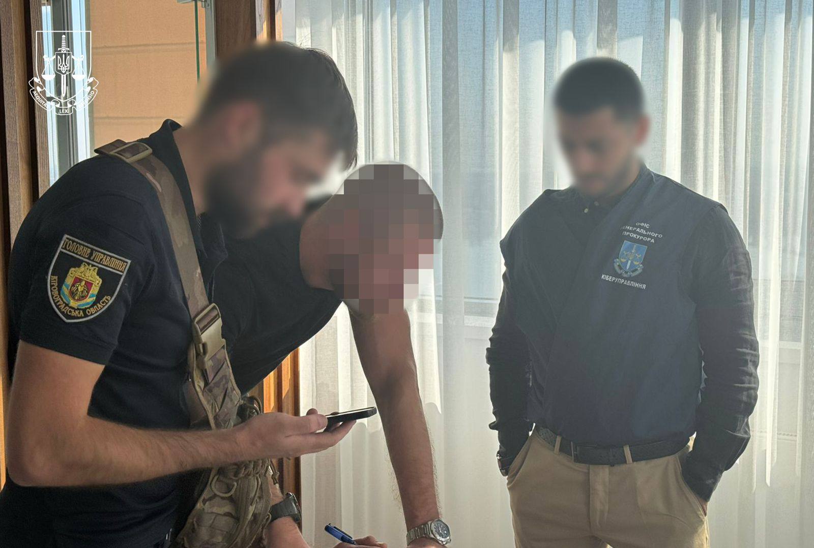 Ілюстрація до публікації «Українські та чеські правоохоронці ліквідували мережу шахрайських кол-центрів. Громадян ЄС ошукали майже на 12 мільйонів гривень»