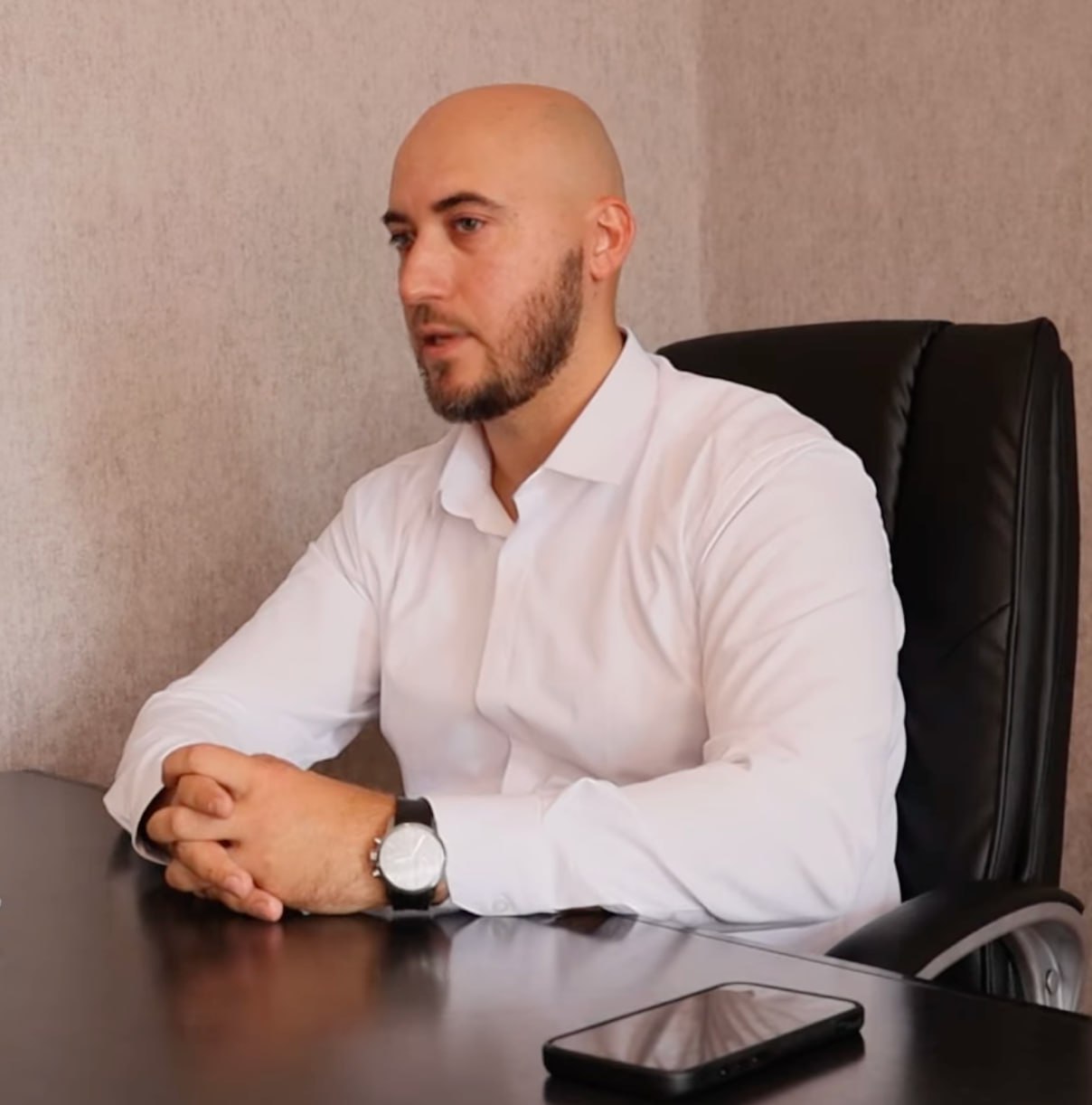 Ілюстрація до публікації «Корупційну діяльність сімейки експрокурора Грамми на Одещині прикриває адвокат Денис Чумаченко»