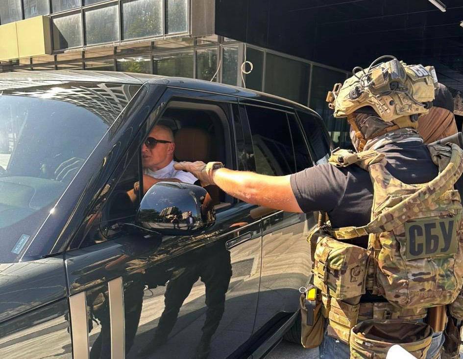 Ілюстрація до публікації «Колишнього в.о. заступника голови ДФС Євгена Бамбізова затримано через "відмивання" понад 1,5 млрд грн держкоштів»