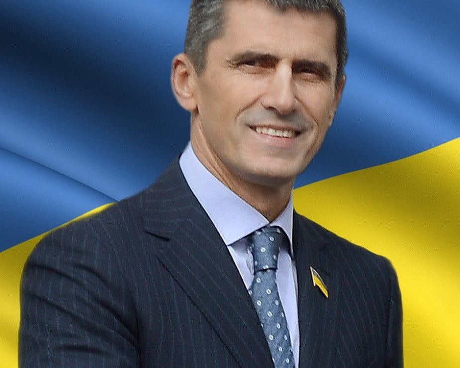 Ілюстрація до публікації «Експрокурору та колишньому очільнику головного управління внутрішньої безпеки ДФС Юрій Шеремету треба терміново йти на допомогу своєму другу Євгену Бамбізову.»