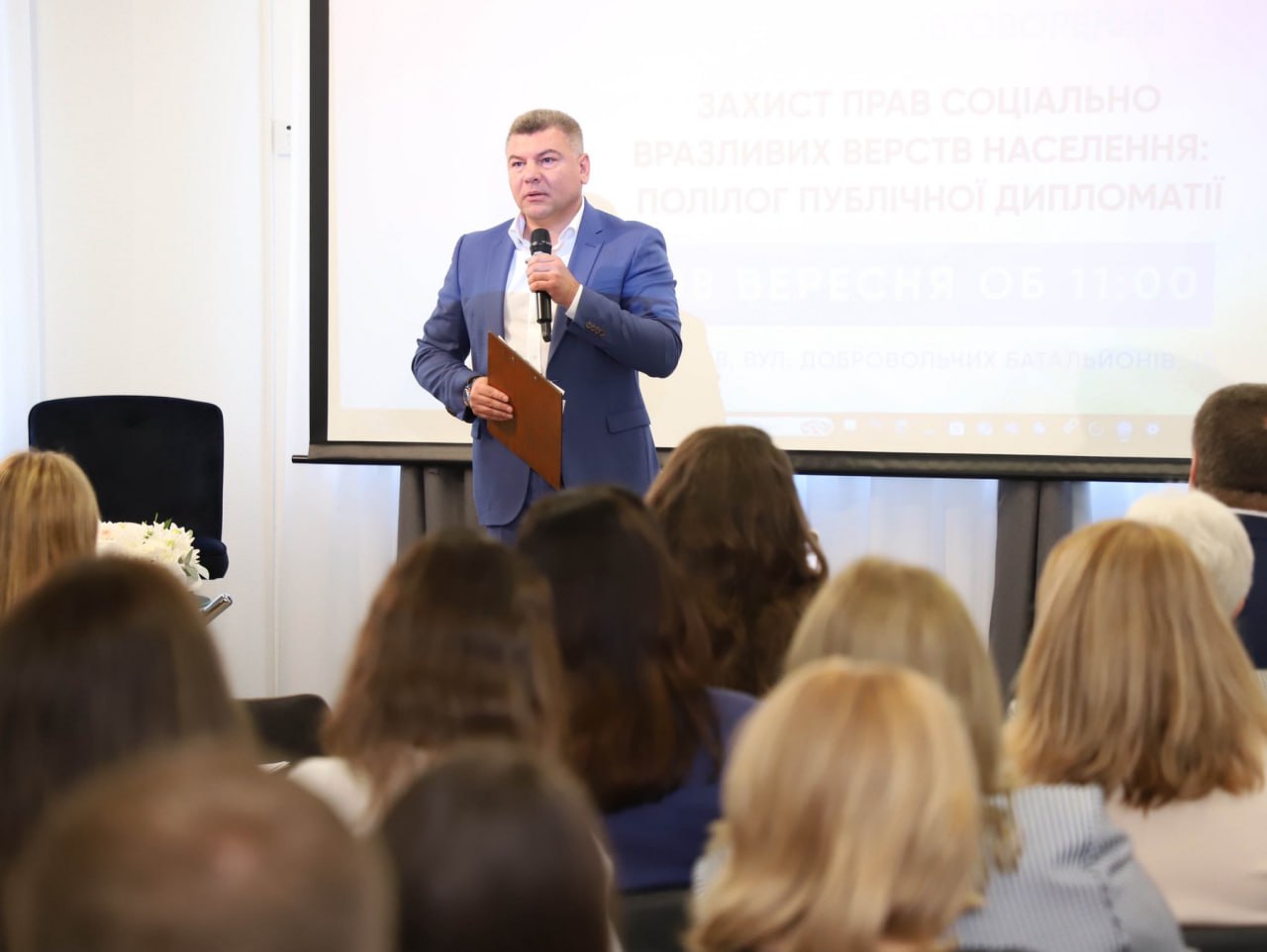 Ілюстрація до публікації «Чуєте, а чого знаний пан корупціонер Миша Ноняк ухиляться від служби в Збройних Силах?»