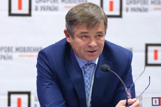 Ілюстрація до публікації «Дочка заступника голови Національної ради телебачення та радіомовлення Олега Черниша Марія під час війни подарувала йому будинок в Гореничах під Києвом»
