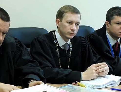 Ілюстрація до публікації «Група Лівочків: Експрокурор Лівочка Павло Васильович та експрокурор Кобилянський Олександр Миколайович в вересні 2022 року створили у Києві БФ «Сила у єднанні» (вул. Іоанна Павла…»