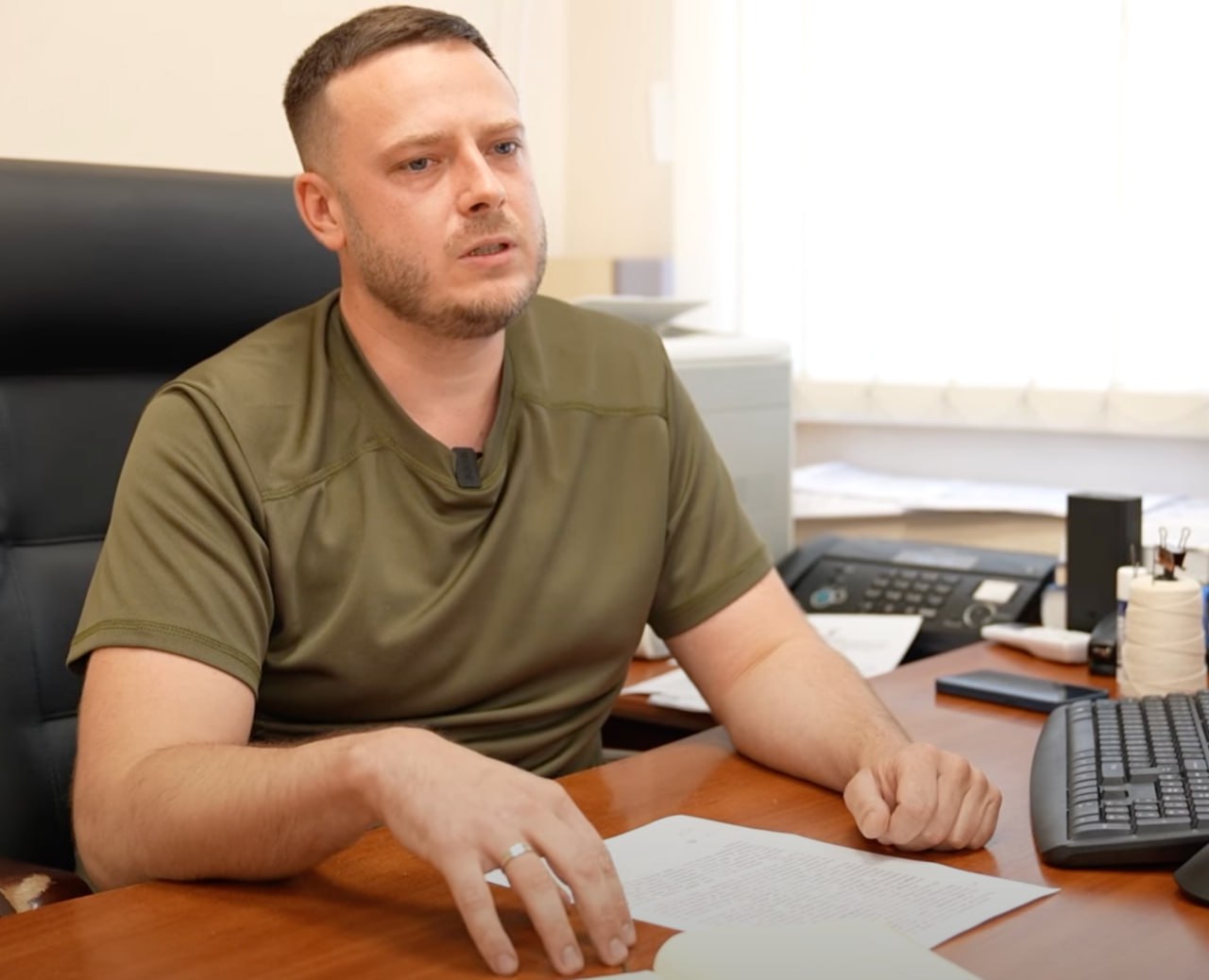 Ілюстрація до публікації «Заступник керівника Черкаської спецпрокуратури у сфері оборони Центрального регіону Максим Курило у вересні отримав майнові права на квартиру в ЖК "Парковий" на березі річки…»