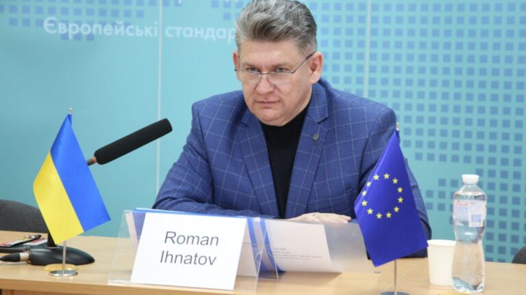 Ілюстрація до публікації «Голова Вищої кваліфікаційної комісії суддів Роман Ігнатов 25 березня 2024 року написав заяву про звільнення з посади як голови, так і члена ВККС.»