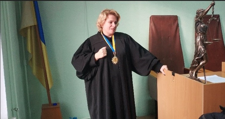 Ілюстрація до публікації «Голова Святошинського районного суду Києва Інна Віталіївна П’ятничук приховує свою реальну нерухомість, а має ще і службову квартиру»