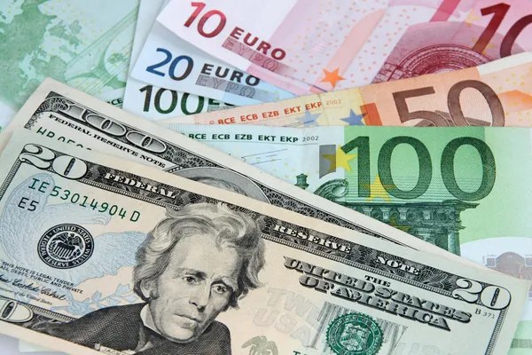 Ілюстрація до публікації «Сума відкату на митницях України варіюється від обʼєму готівки, котру намагаються вивезти, повідомляє журналіст Т.Середич»