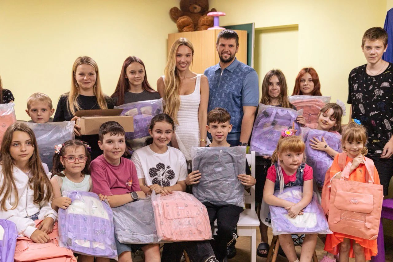 Ілюстрація до публікації «Власник бренду Domino Тоха Шухнін замовив собі компліментарне інтерв'ю на порталі NV, де журналісти буквально зализали йому дупу.»