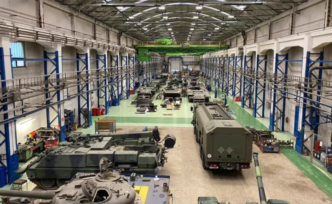 Ілюстрація до публікації «Для безпеки корупціонерів — Уряд ухвалив рішення обмежити доступ до даних про підприємства оборонно-промислового комплексу з публічних реєстрів на час дії воєнного стану.»