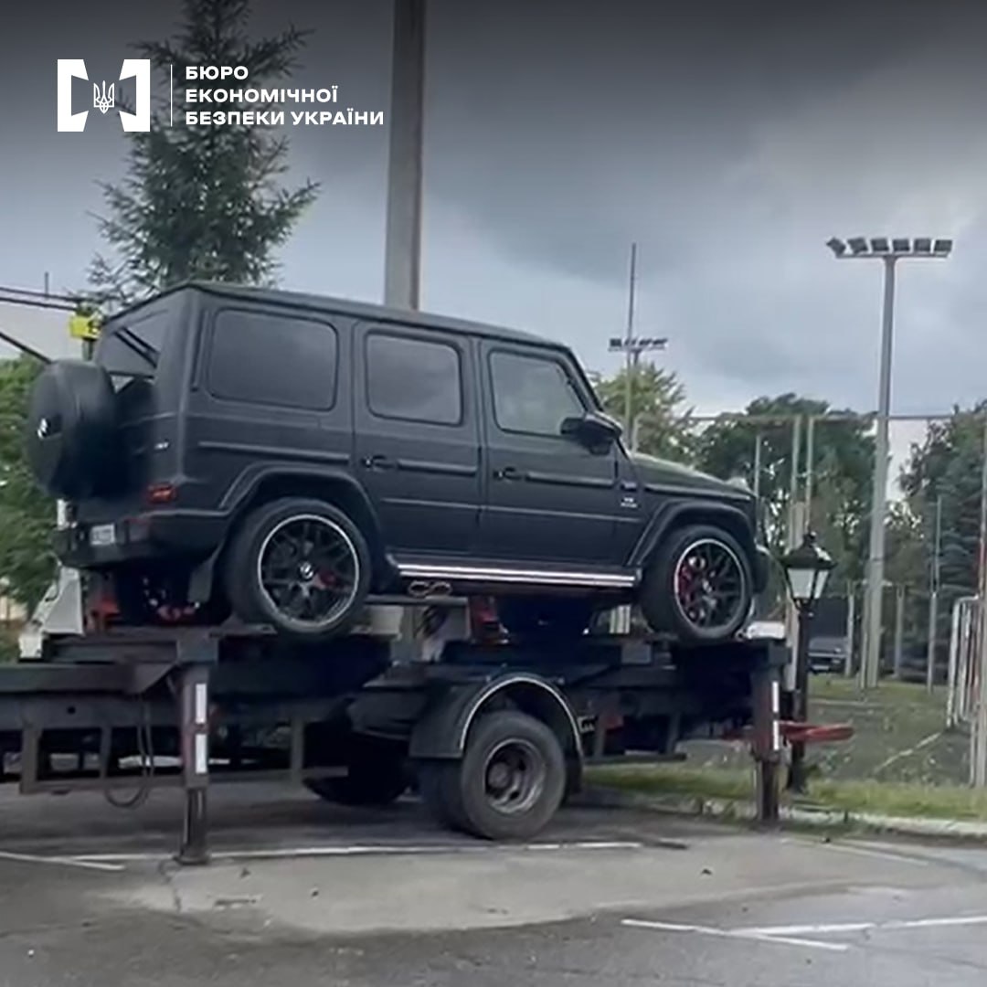 Ілюстрація до публікації «В БЕБ нарешті повідомили підозри власнику магазину Lux groups — Олександру Ліцкевичу (🚫 це мабуть вже другий раз за декілька років)»