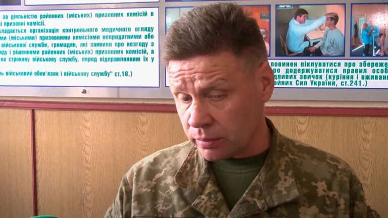 Ілюстрація до публікації «У Чернігові лікарі продовжують ігнорувати СБУ. У лютому там затримали ексголову ВЛК регіону Ігор Кодовбецький, в якого знайшли 1 000 000$ та десятки тисяч євро.»