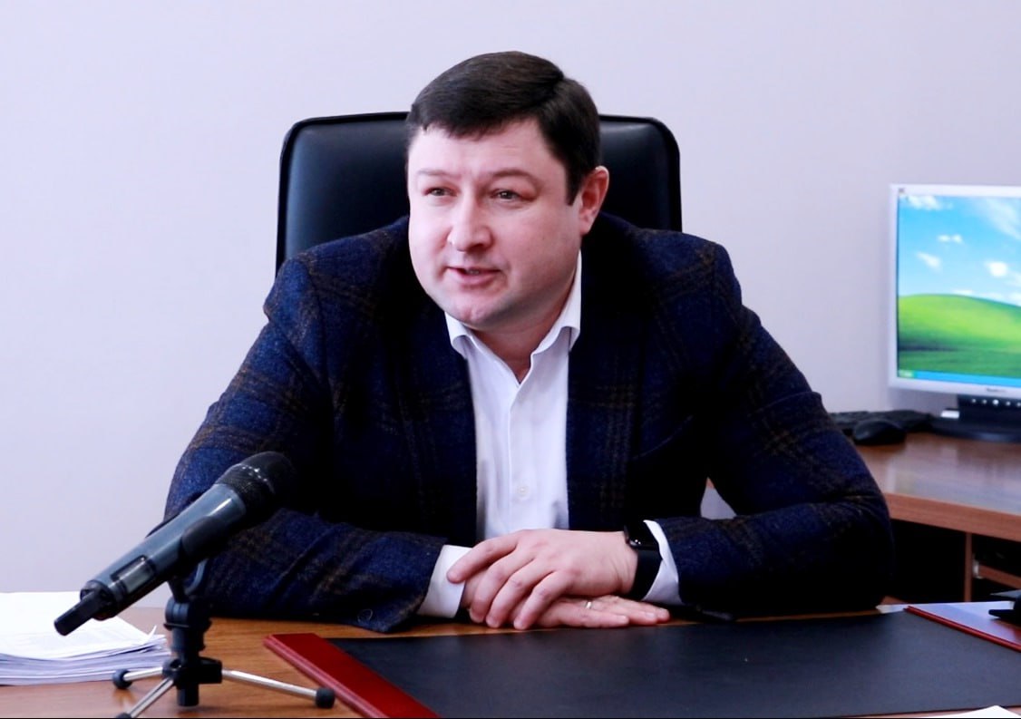 Ілюстрація до публікації «Начальник управління в ДПС у Запорізькій області Василь Рахуба задекларував квартиру в Києві за 4,1 млн грн і 20 тис. доларів готівкою.»