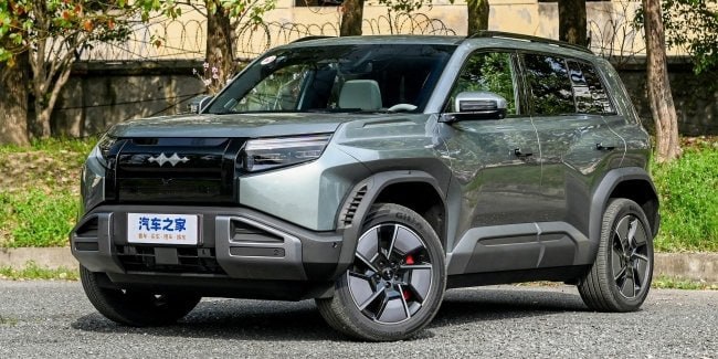Ілюстрація до публікації «Начальник сектору дізнання управління Нацполіції в Сумській області Ігор Андрійович Козачинський придбав за 1,08 млн гривень нове авто – FCB Leopard 3 (2025).»