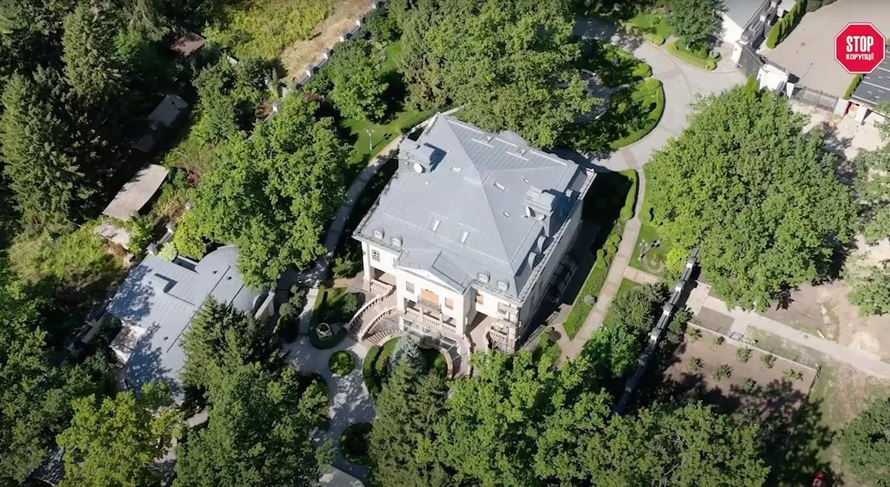 Ілюстрація до публікації «Керівник державного підприємства "Українські енергетичні машини" Віктор Суботін живе у справжній розкоші.»
