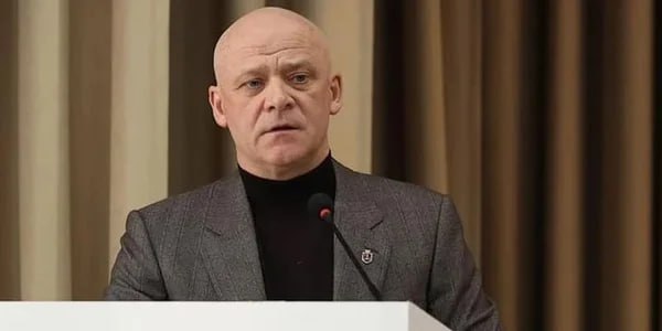 Ілюстрація до публікації «Вибачте, а це дійсно мер Одеси Гена Труханов? Що в нього з обличчям?»