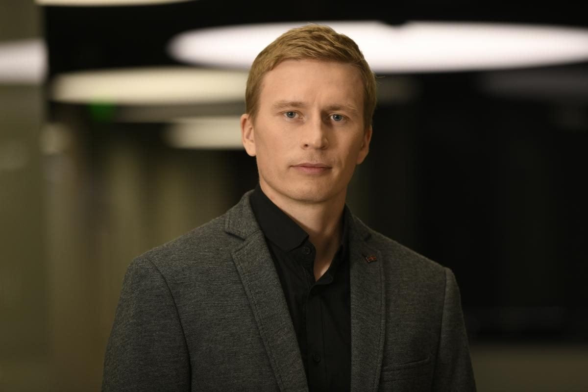 Ілюстрація до публікації «Люди брешуть, що біля Офісу генпрокурора з грошима у 100 тис. доларів затримали кандидата на посаду керівника БЕБ (конкурс) пана Руслана Пахомова.»