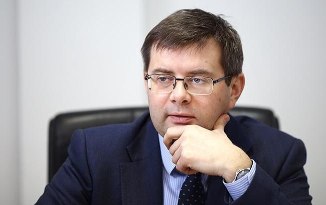 Ілюстрація до публікації «Самі собі нагадуємо — настав час зайнятися рідкісним гондоном — держсекретарем Міністерства економіки Віталієм Петруком.»