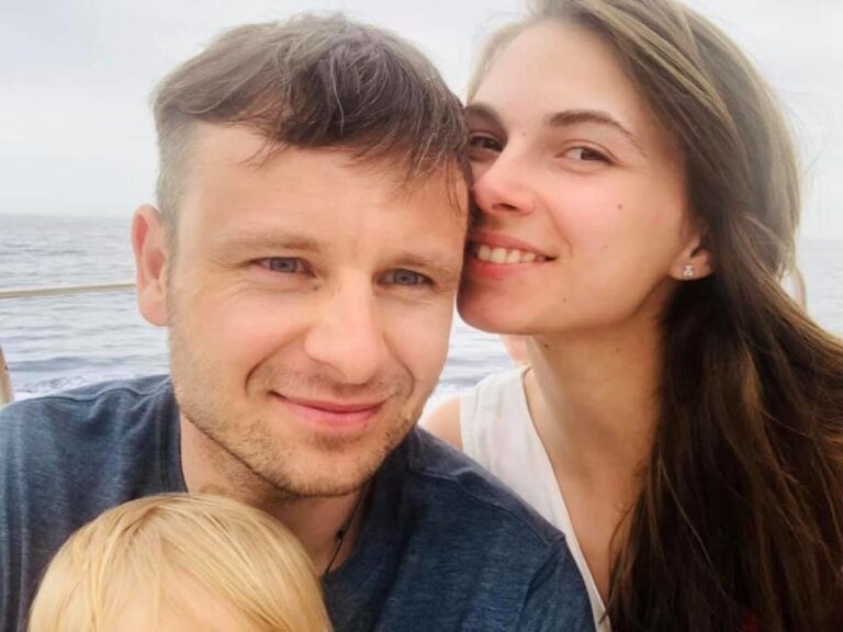 Ілюстрація до публікації «Дружина міністра фінансів Сергій Марченко, який закликав українців не купувати авто під час війни, з початку 2023 користується MINI Cooper.»