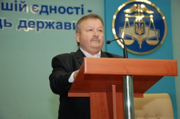Ілюстрація до публікації «"Прийде тобі штраф за крисятнічество". Як головний податківець Тернополя з сином на "лічильник" ставили. Ч.1»