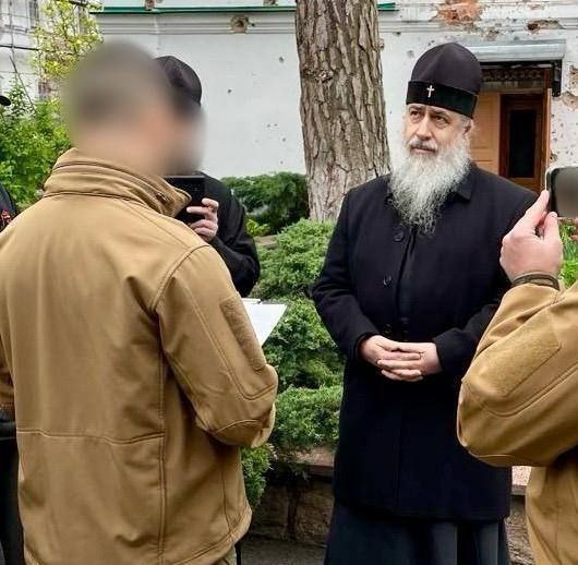 Ілюстрація до публікації «Митрополит Святогірської Лаври Арсеній злив росіянам позиції блокпостів ЗСУ»