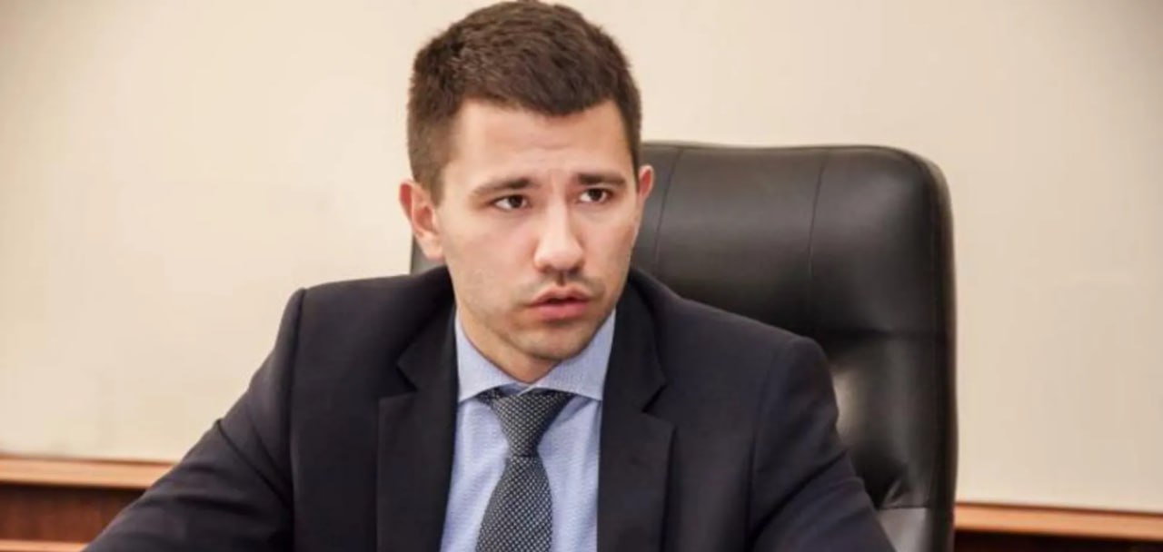 Ілюстрація до публікації «Ексдиректор ДП «Спецтехноекспорт» Павло Барбул, якого у ВАКС судять за корупцію, “легалізував” 150 тис. доларів завдяки рішенням судів у справах про боргові розписки.»
