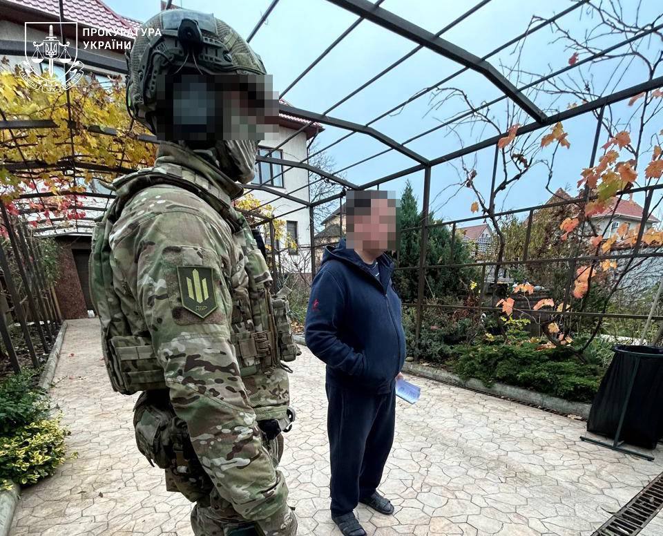 Ілюстрація до публікації «Суддю та подружжя викрито на схемі захоплення квартир померлих»