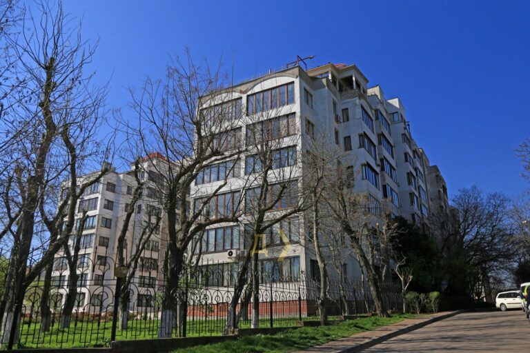 Ілюстрація до публікації «"Зашкварнє": Одеські квартири російського олігарха Михайла Шелков і гауляйтера Херсона Володимира Сальдо повторно виставив на продаж ФДМУ»