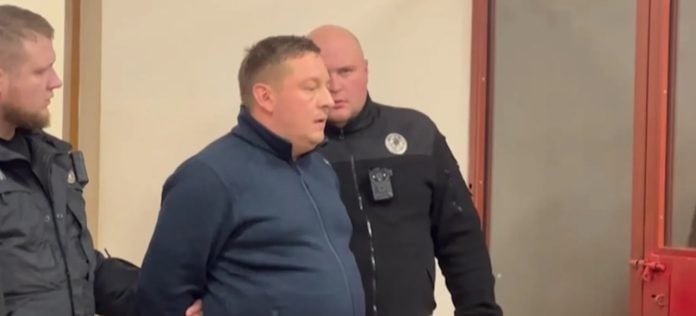 Ілюстрація до публікації «дослідили історію довкола поліцейського Юрія Рибянського, який привласнив 400 тис. доларів, арештованих в ході кримінальної справи.»