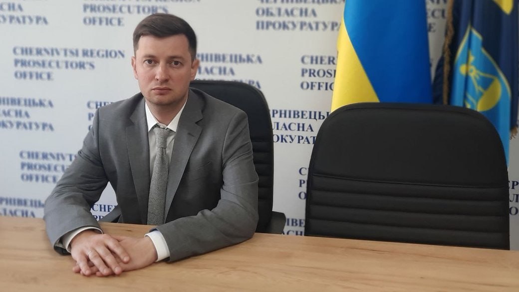 Ілюстрація до публікації «дослідили історію довкола поліцейського Юрія Рибянського, який привласнив 400 тис. доларів, арештованих в ході кримінальної справи.»