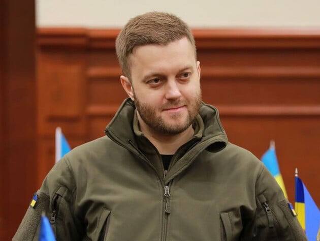 Ілюстрація до публікації «Батько депутата Київської міськради Костянтина Усова, Гліб Олегович, під час повномасштабної війни, зареєстрував на себе два автомобіля:»