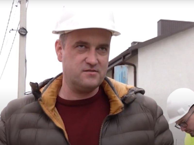 Ілюстрація до публікації «До того, як стати секретарем Рівненської міськради, Віктор Шакирзян був директором та власником кількох фірм, зокрема «Захід-Трансбуд», «Рівнетрансбуд».»