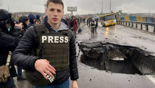 Ілюстрація до публікації «Колишній медіакоординатор центру «Майдан моніторинг» Віталій Овчаренко опублікував цикл дописів у соцмережі X, у яких заявив, що журналіст держканалу «Дім» Василь Панасюк у 2017…»