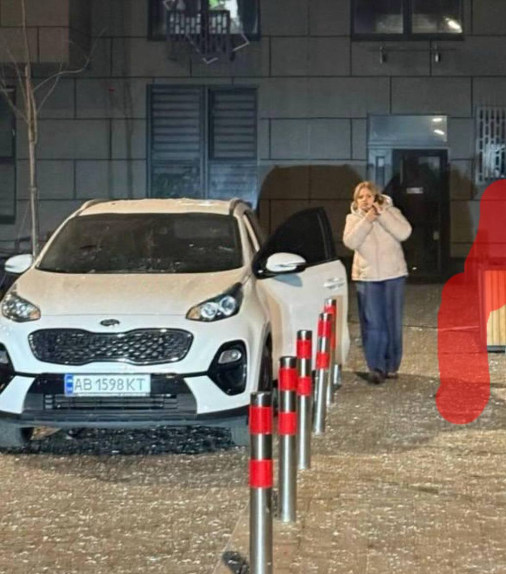 Ілюстрація до публікації «В столиці директор департаменту контролю за підакцизними товарами ДПС Христина Боженко блокувала рух пожежних рятувальних машин після обстрілу Київа.»