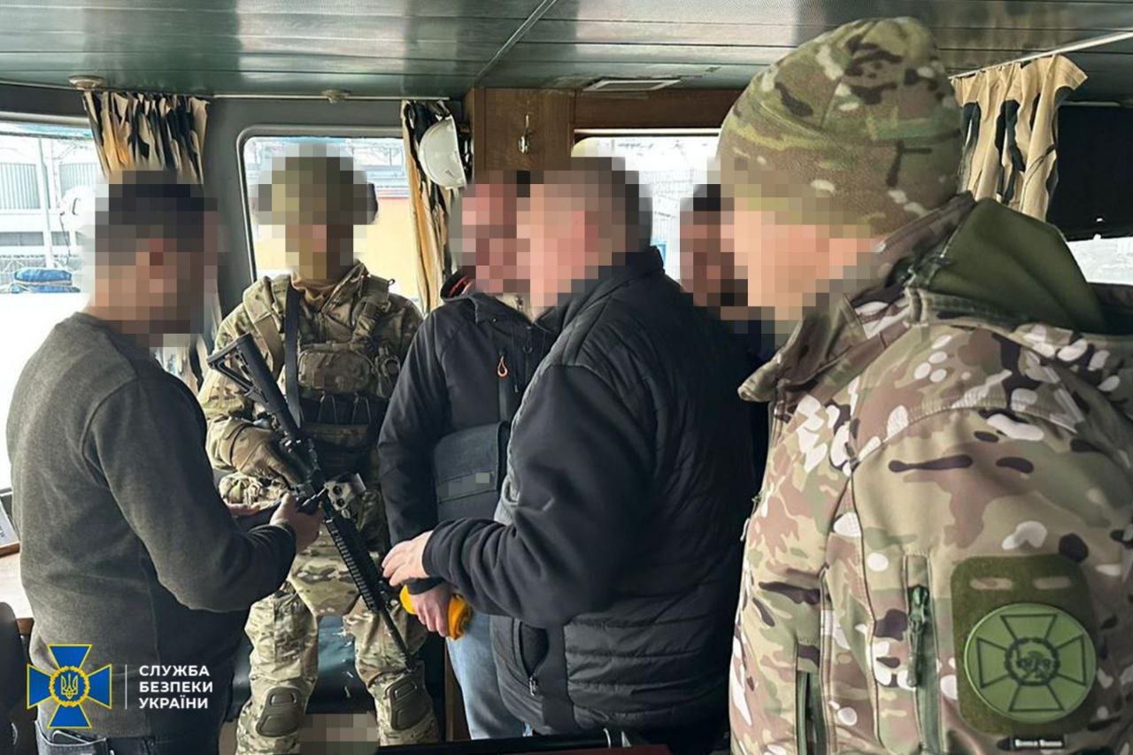 Ілюстрація до публікації «СБУ арештувала в Одеському порту судно «тіньового» флоту рф»
