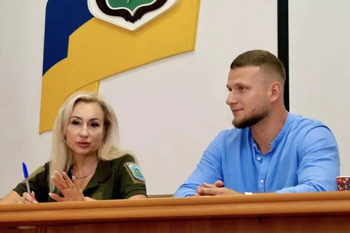 Ілюстрація до публікації «Секретар Васильківської міської ради Богдан Шевчук поскаржився на міську очільницю Наталію Баласинович, яка начебто так побила місцевого обранця, що той потрапив до лікарні.»