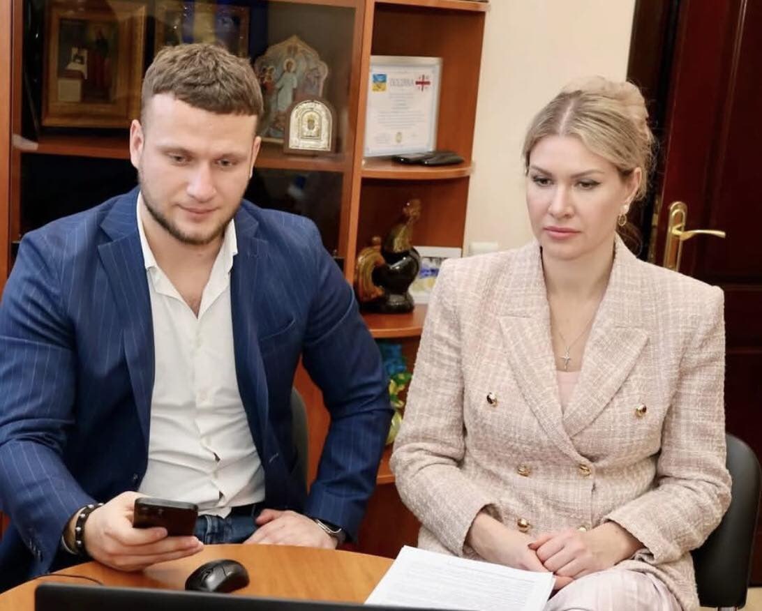 Ілюстрація до публікації «Васильків облетіла гучна новина, про те, як мер Баласинович побила та подряпала обличчя своєму племіннику — секретарю міської ради Богдану Шевчуку.»