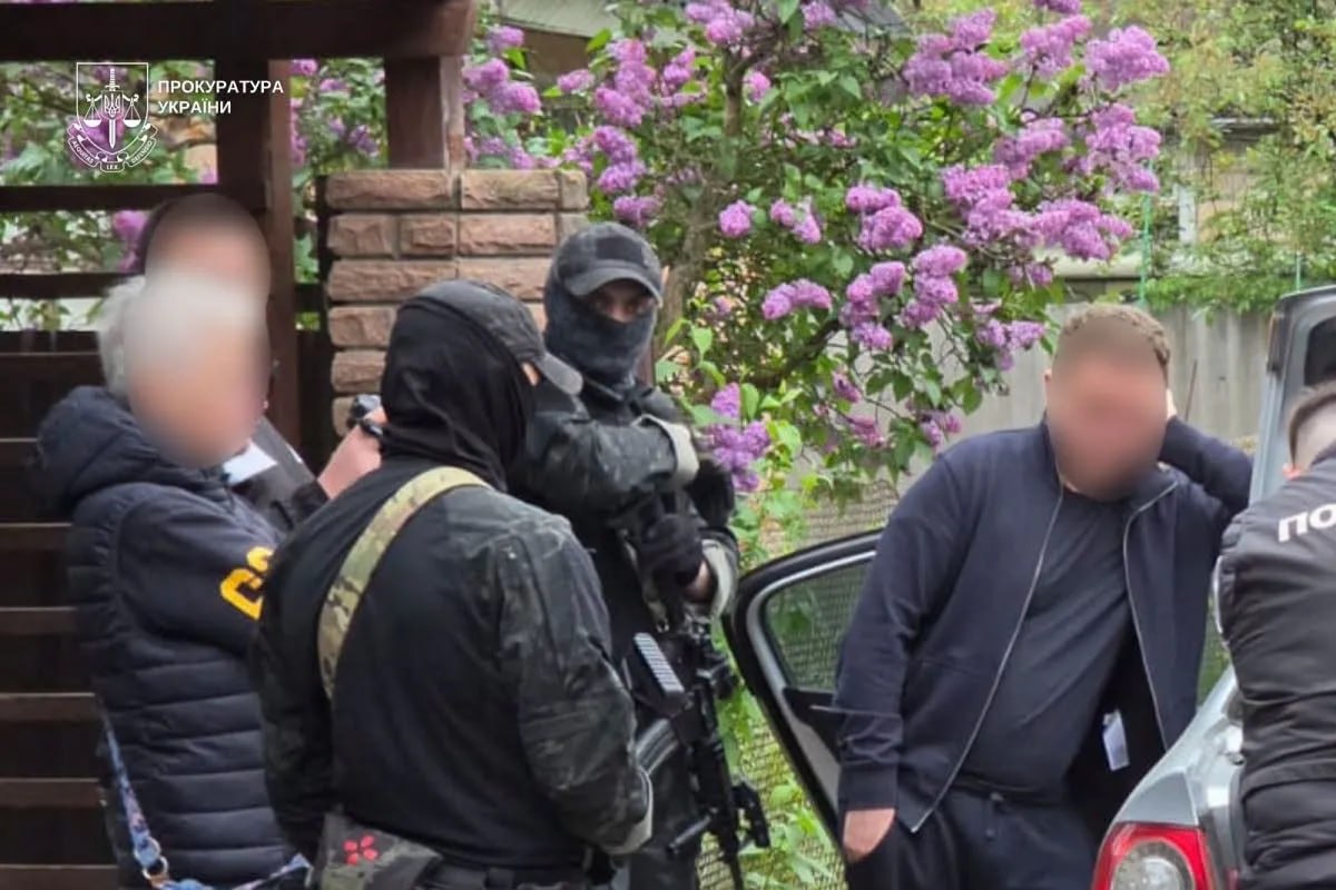Ілюстрація до публікації «Схема Монако: очільник комунального підприємства у Києві та його син з БЕБ хотіли викрасти майно на 21 млн гривень»